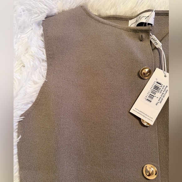 Petal and Pup Stylish Sleeveless Sweater Vest - Picture 10 of 12